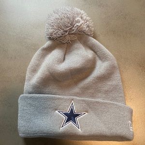 Silver New Era Dallas Cowboys Beanie